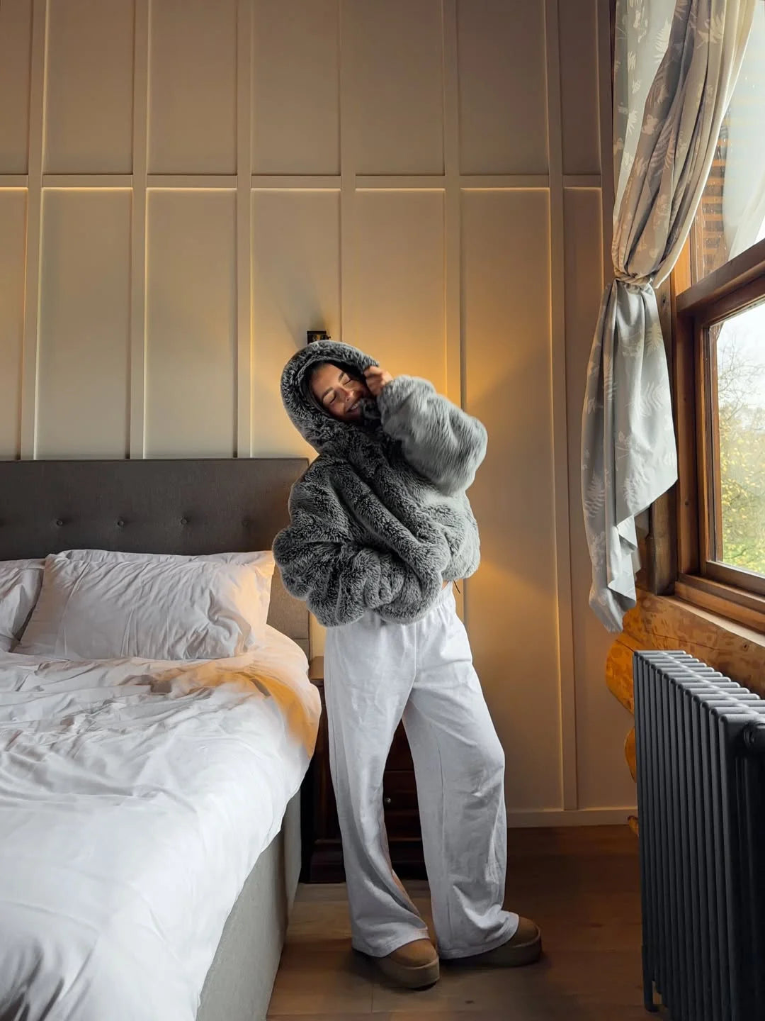 Unisex mikina s kapucí z umělé kožešiny